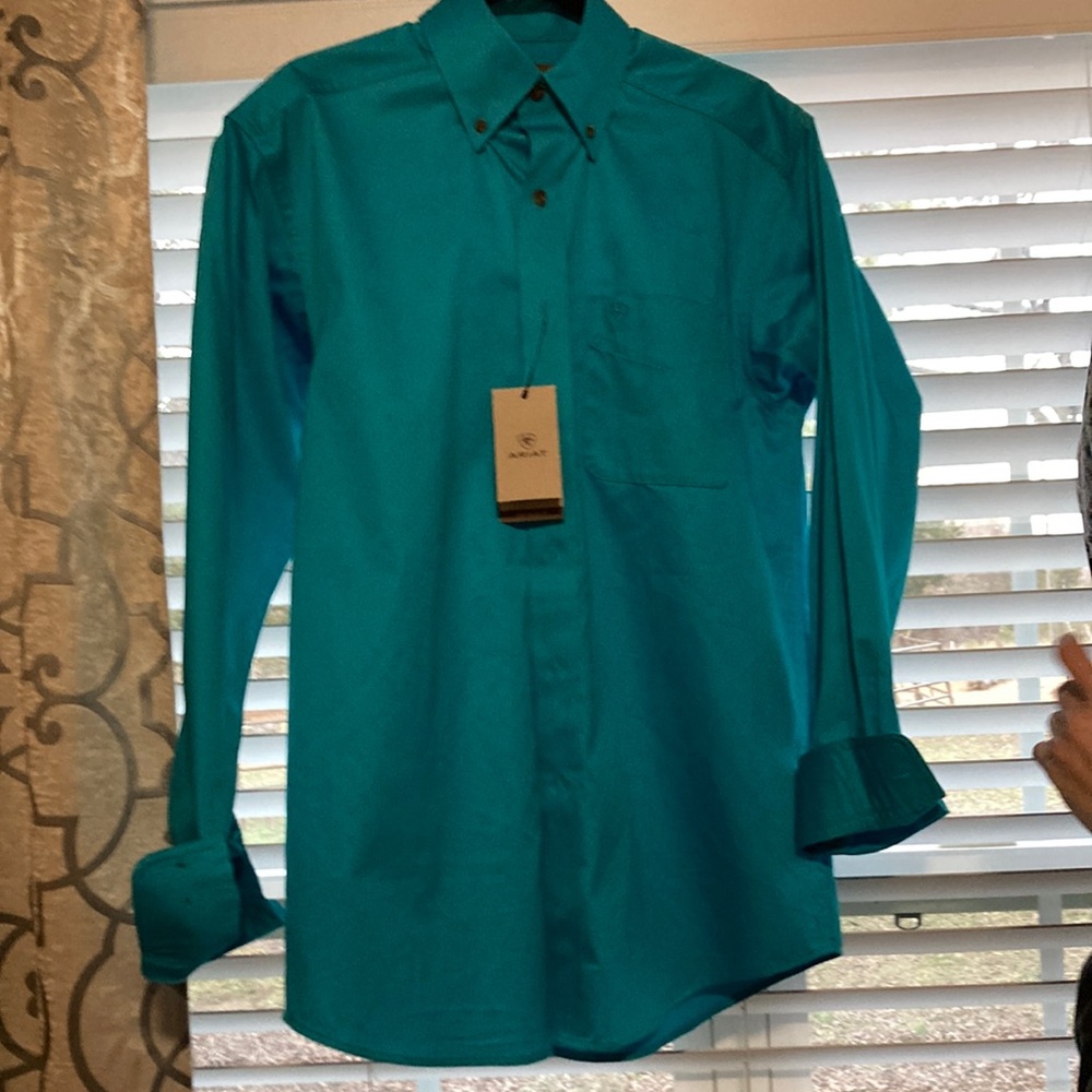 Men’s Small Ariat Shirt